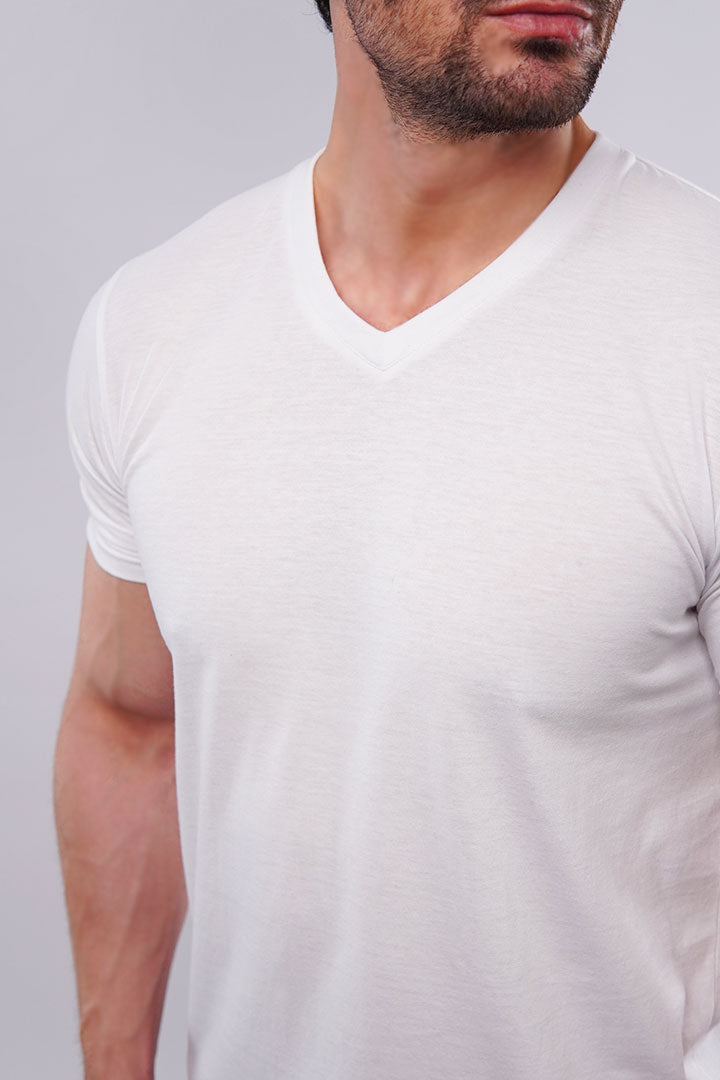 Snowy V-Neck T-shirt - Mendeez UAE 