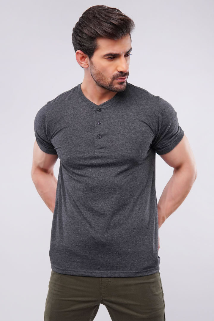 Chalky Henley T-shirt - Mendeez UAE 