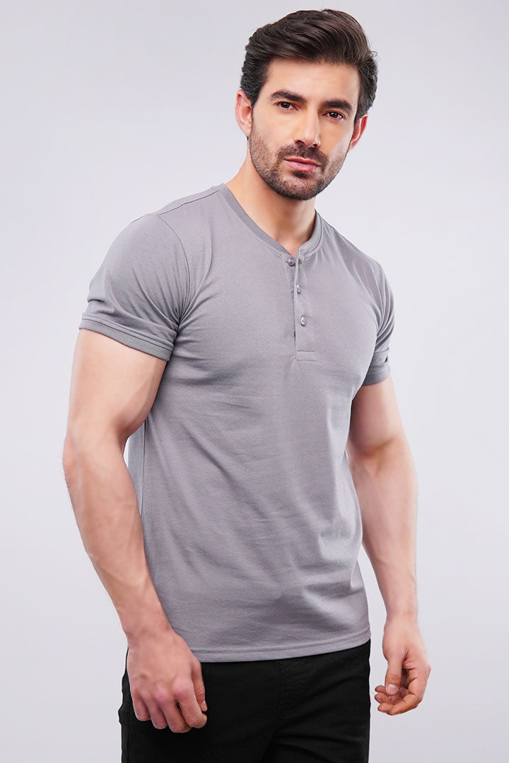 Seal Henley T-shirt - Mendeez UAE 